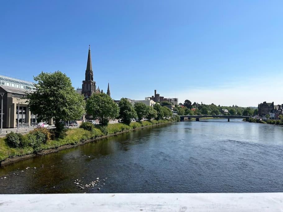 Jacobite'S Retreat, 17Th Century Cottage In The Heart Of Inverness Exterior photo